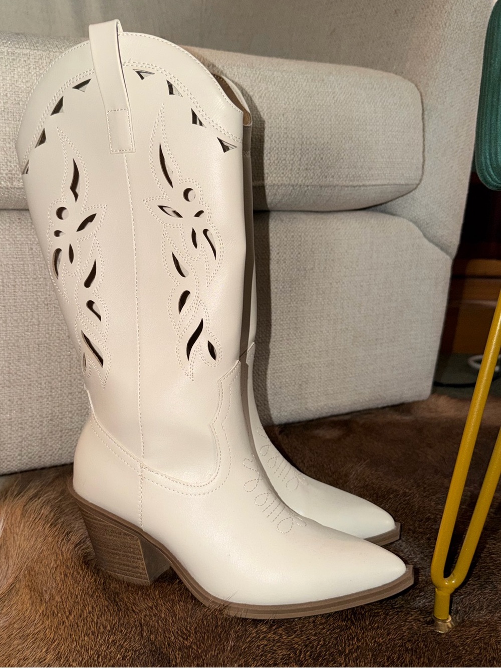 Universal Thread Cream Western Cutout Heeled Boots